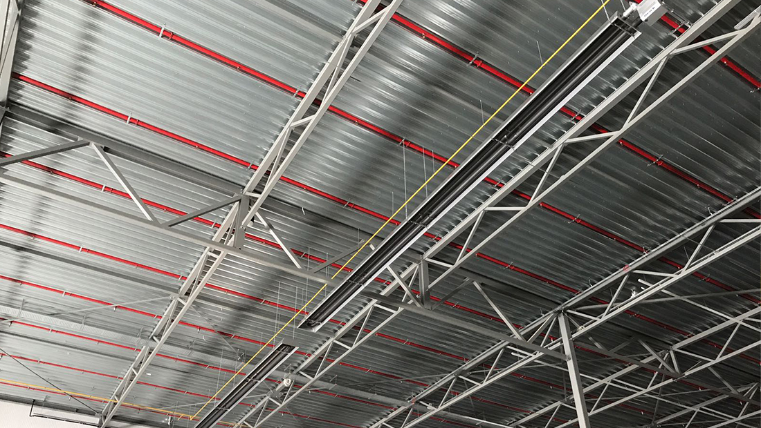 Met deze vorm van plafondverwarming bespaart u erg veel ruimte en wordt een ruimte verwarmd zonder tocht, stof- of luchtverplaatsing.