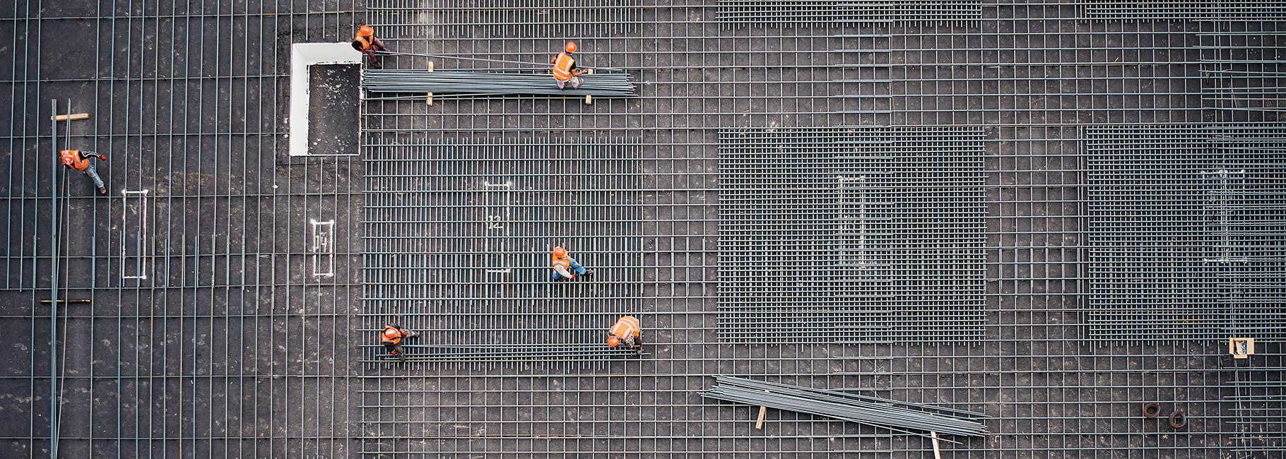 Een bouwlocatie van bovenaf